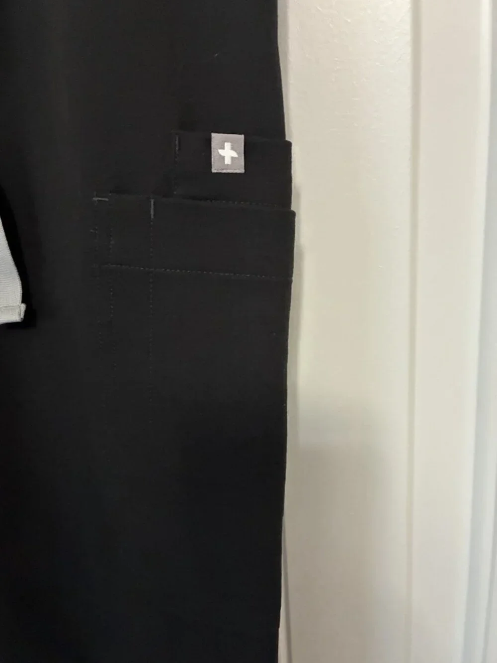 Figs Scrubs Cairo Cargo Pants In Black Size XST 26” x 32”